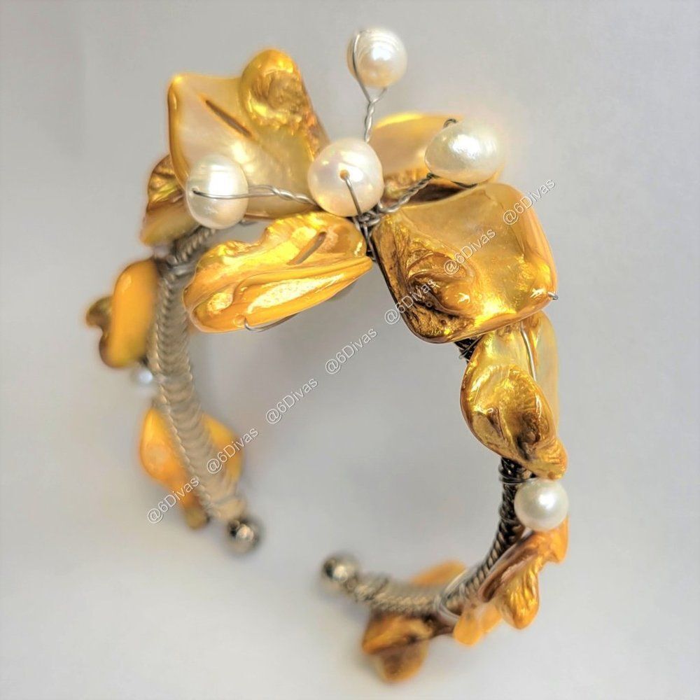 𝅺GOLD Yellow Sea Shell and Pearls Adjustable Cuff  Bracelet
